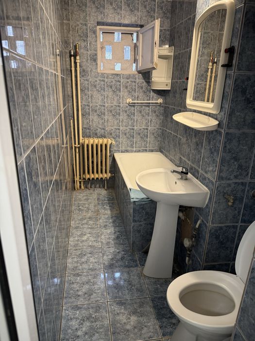 Inchiriez apartament