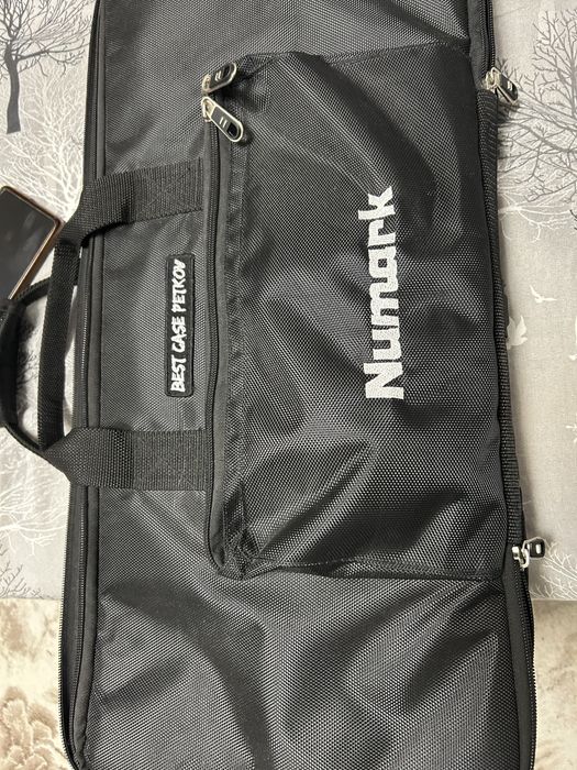 Dj controler Numark ns4fx