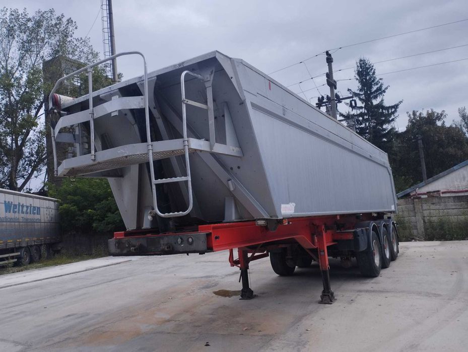 Semiremorcă basculabila