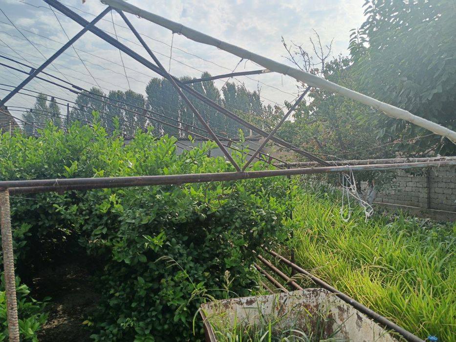 Uy sotiladi srochni qibrey tumanida ges qodiryada