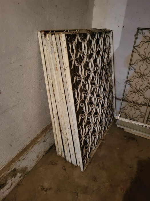 Решётки на окна.