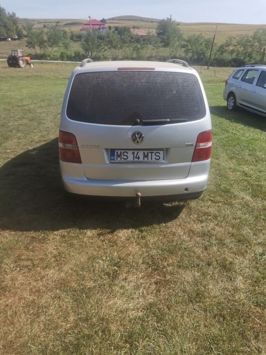 Vând volkswagen touran