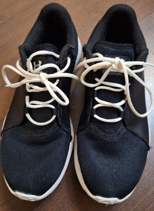 Under Armour - Спортни обувки Squad за фитнес