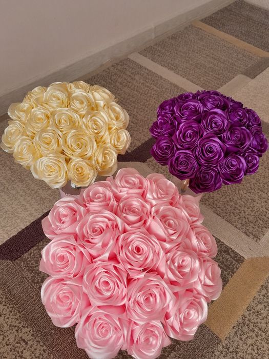 Букет роза из атласной ленты