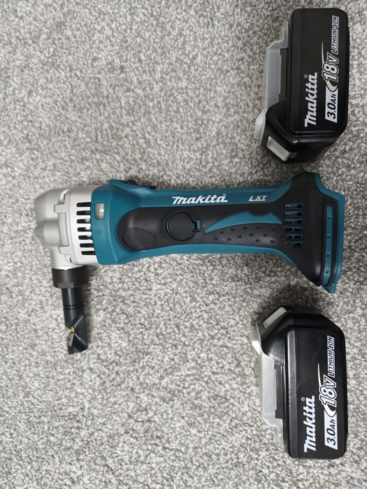 Masina taiat tabla Makita DJN161