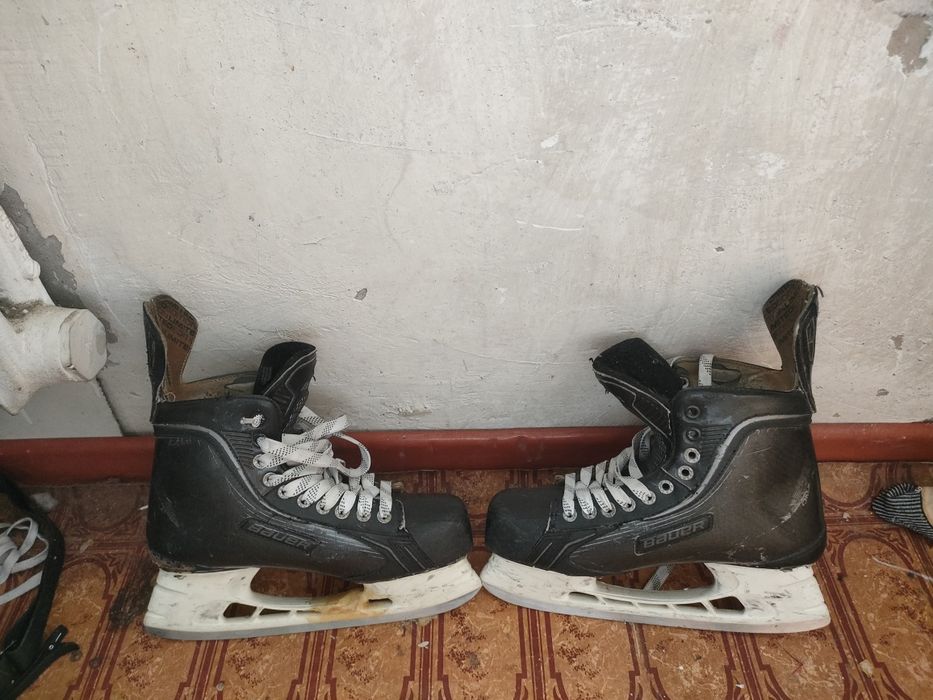Продам коньки баур