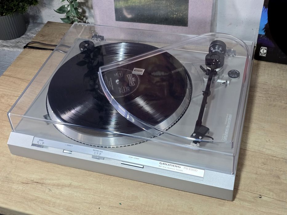 Pick-up GRUNDIG PS-2500, full automatic, stroboscop, pitch  control,