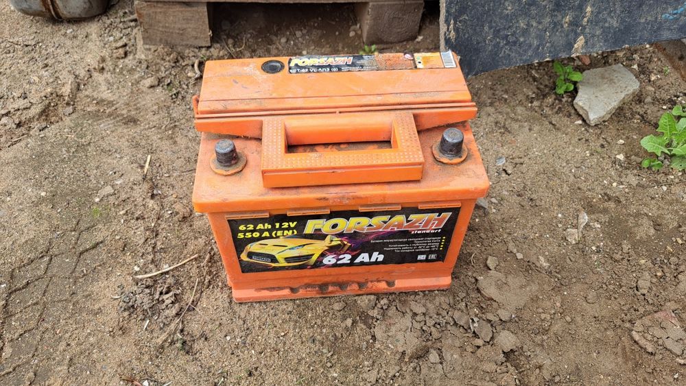 Продам аккумулятор 62 а