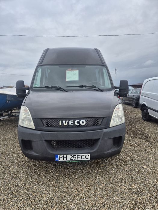 Iveco Daily 6 locuri+marfa/ 3 .0 diesel/ 2011