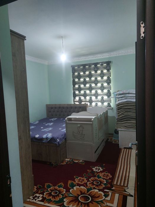 Янги хаёт туманида 3/4 хона қилинган уй срочна сотилади.