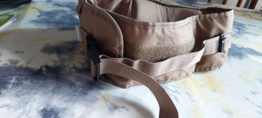 Scaunel de sold (hip seat) bebelusi
