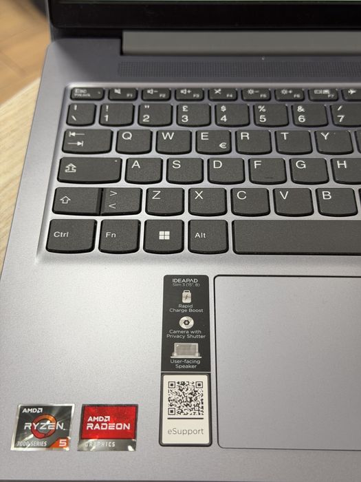 Laptop LENOVO IdeaPad 1 15" 15ALC7 - AMD Ryzen 5 5500 SSD 512GB/8gb Ram - Garantie !!!