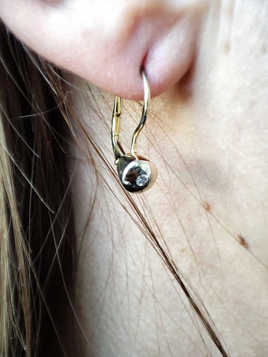 Cercei Aur 14K Cu Diamate Button Unicat