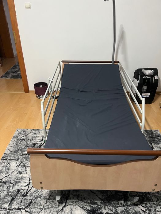 Pat spitalizat doctat cu telecomanda electrica