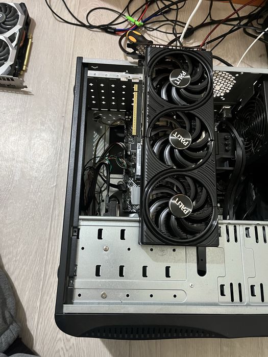 Продам Palit RTX 5060 Infinity 3 8GB