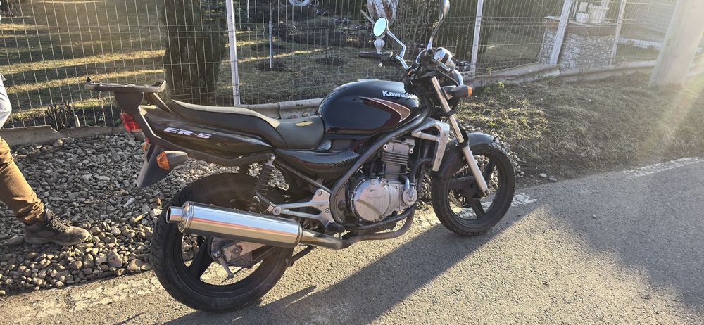 Motocicleta Kawasaki ER500A