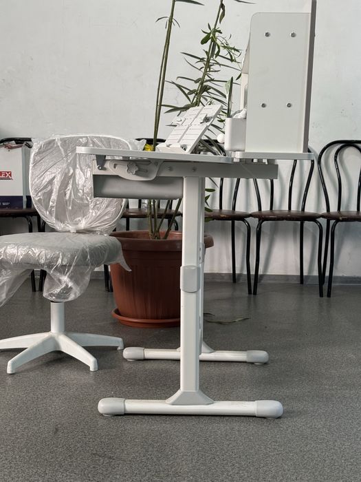 Parta kreslo bilan. Парта с кресло для учеников