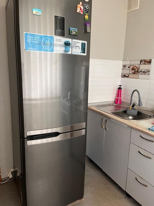 Продам холодильник SAMSUNG в отличном состояние