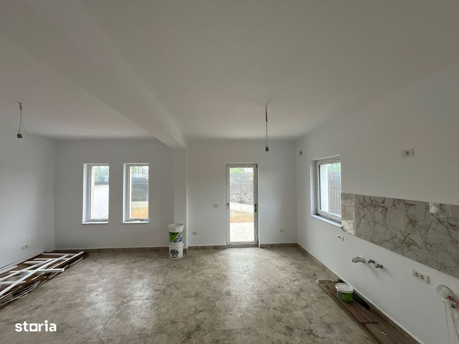 OFERTA EXCLUSIVA: Vila superba, teren generos, strada asfaltata