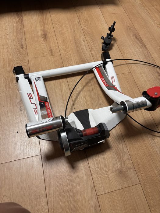 Продавам велотренажор Elite Qubo Power Smart B+ – Smart Trainer