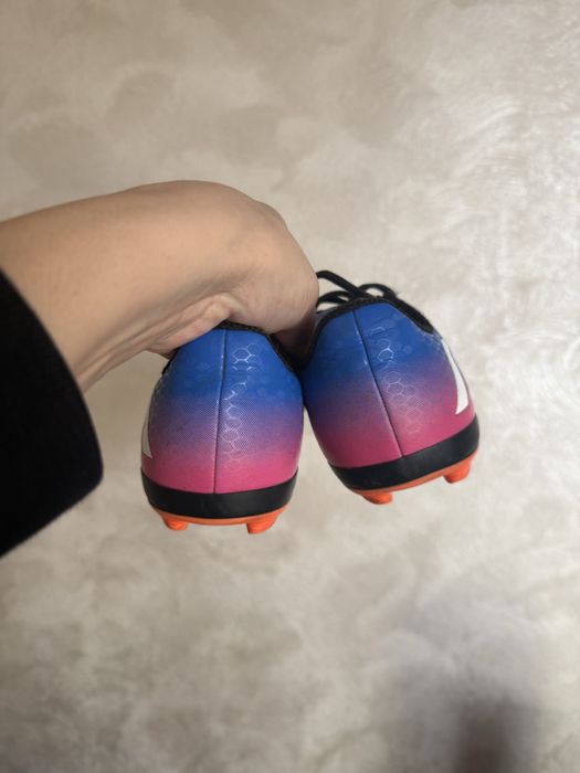 Ghete fotbal cu crampoane , Adidas Messi nr 33