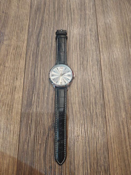 Елегантен ръчен часовник Q&Q