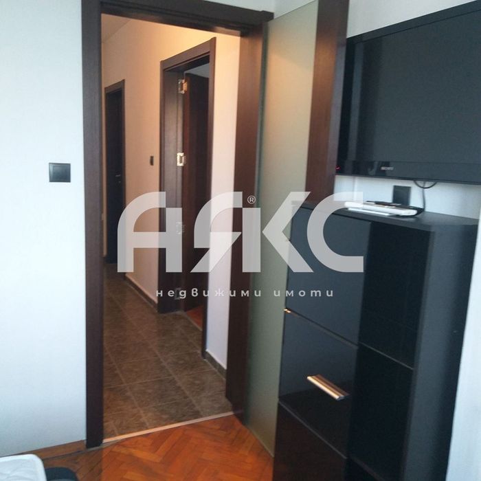 Дава се под наем Тристаен апартамент в София, Стрелбище - 72 кв.м за 747.66 € - Снимка #2