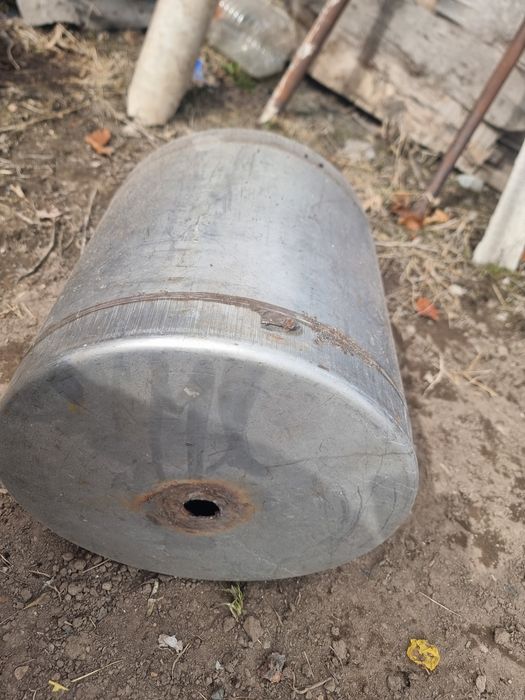 Продам расширительный бачок