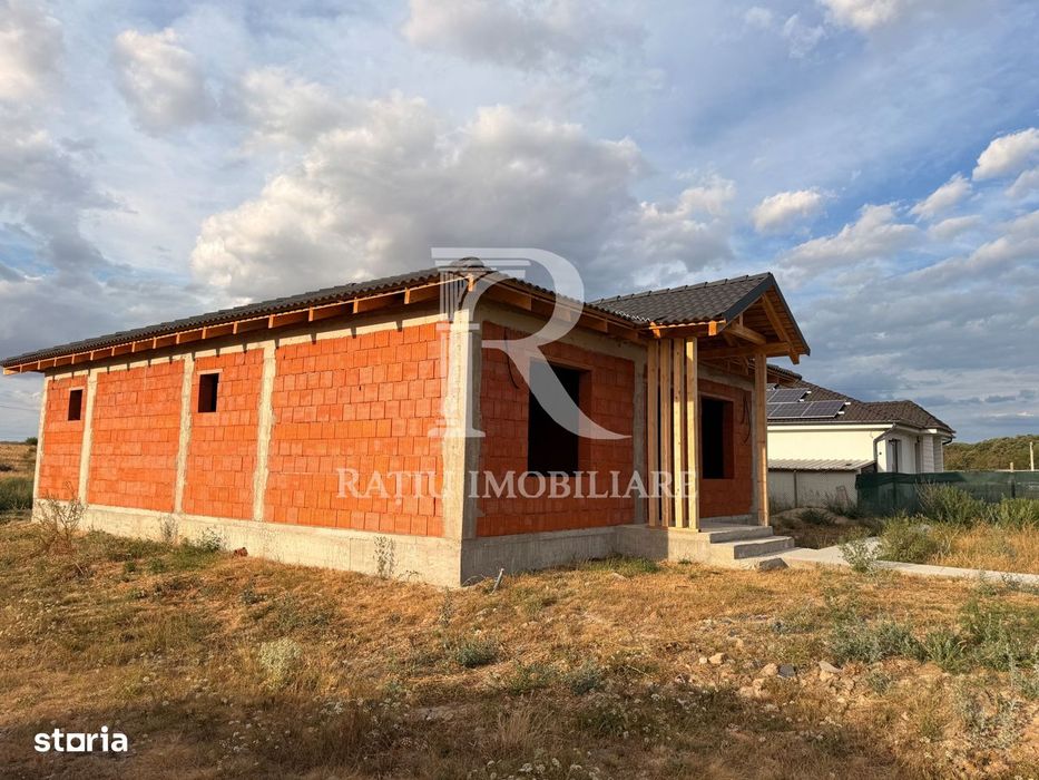 Casă la roșu de vânzare | Alparea | 1.000 mp teren