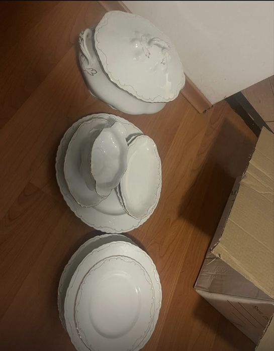 Vand set vesela coplet de 12 persoane