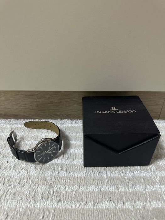 Продам часы Jacques lemans