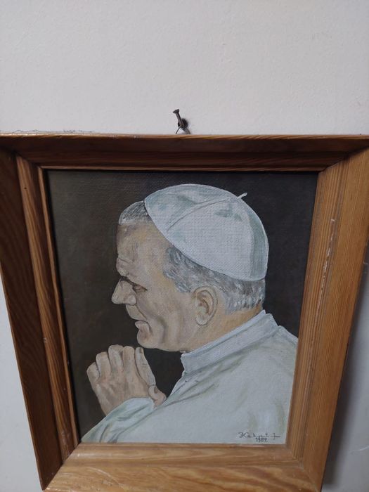 Icoana argintata și tablou vechi