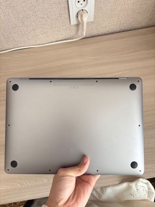 MacBook M1 2020 года выпуска