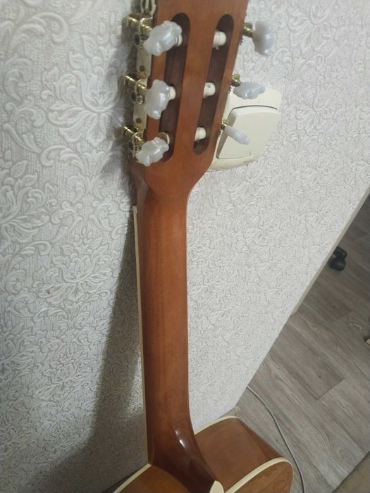 Гитара (для левши)