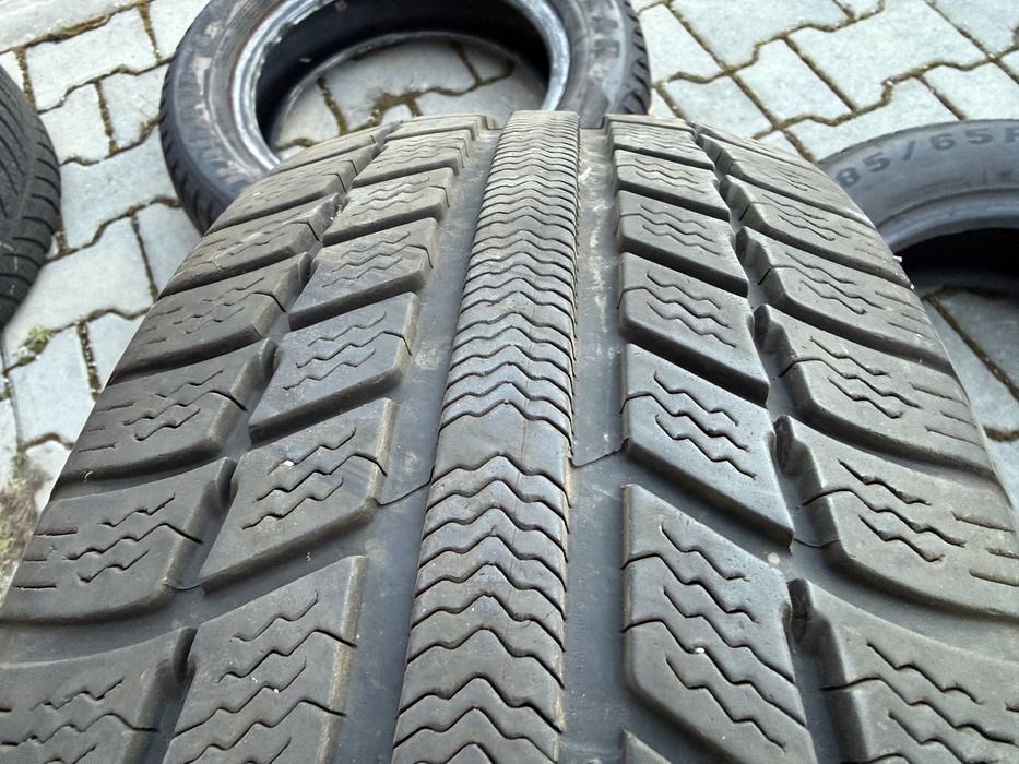 2бр. Зимни Гуми С Борд 205/50R/17 -MICHELIN- DOT:1810- 6.4мм *20€ 2бр*