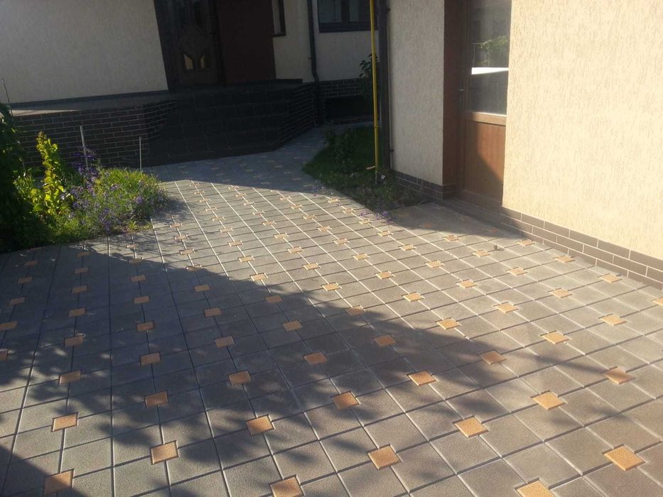 Pavaje pavele pentru gradina model 20x20 orient Montaj