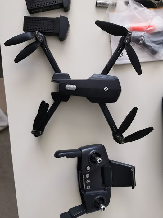 Drona holy stone hs 260 + încă una de rezerva