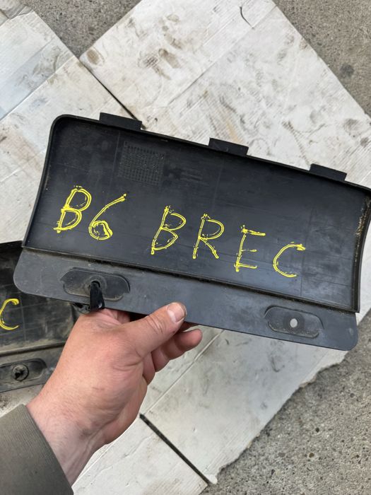 Capace carlig cui tractare bara spate vw passat b6 cod produs oem 3C9807397