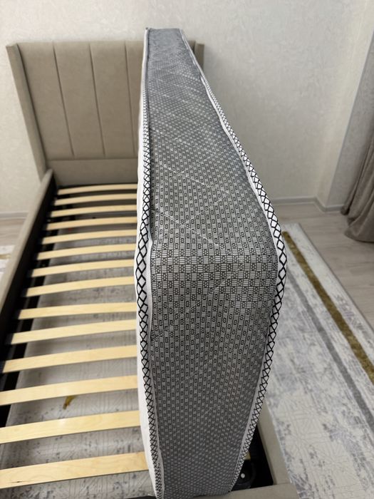 Матрас 90*200 в отличном состоянии