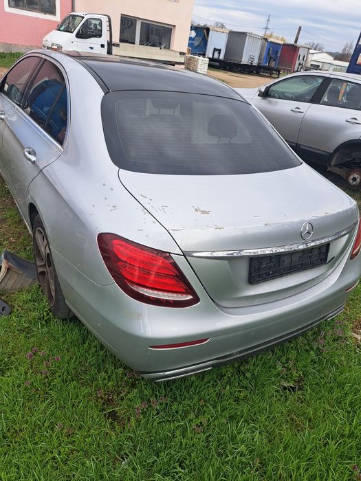 Dezmembrez mercedes E 220 w213 2017