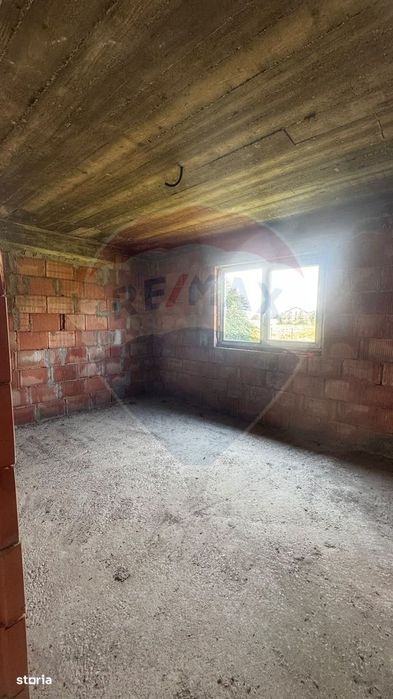 Casă / Vilă cu 6 camere de vânzare