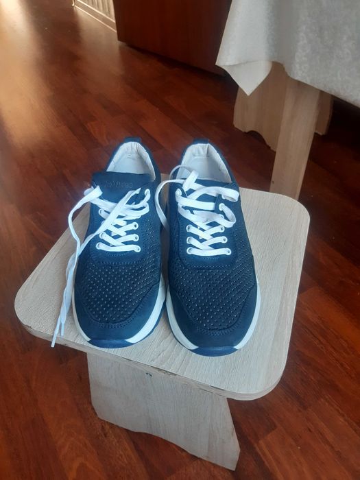 Кроссовки летние