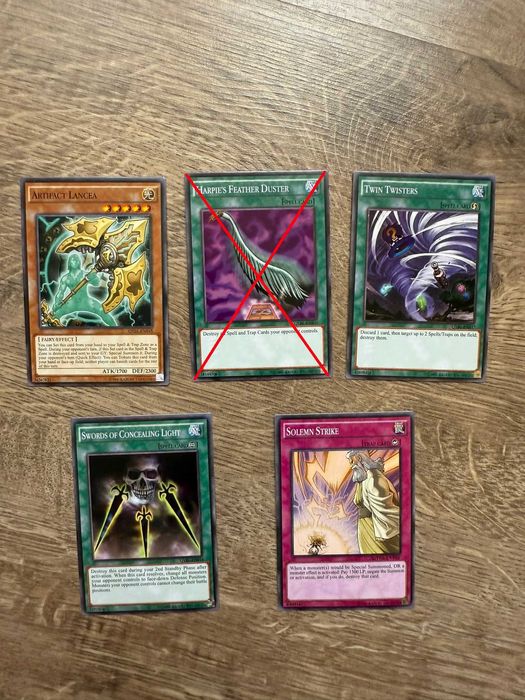 Yu-Gi-Oh! Карти Blue-Eyes White Dragon Deck – колекционерски комплект