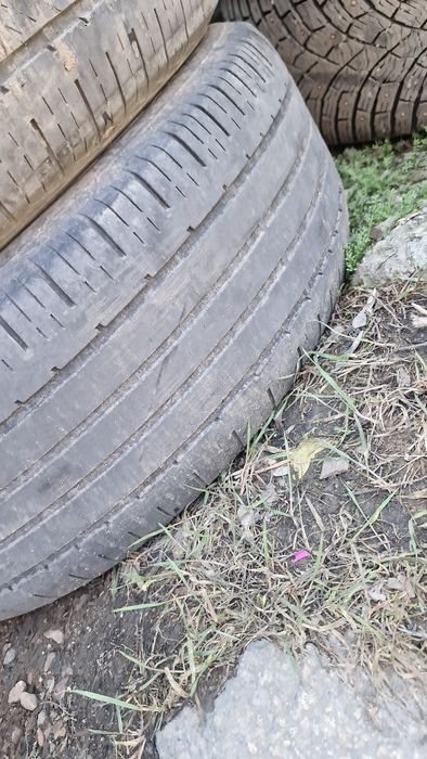 Продам комплект шин 225-65 r17