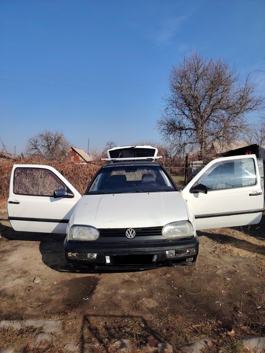 Продам гольф 3 объем 1.8