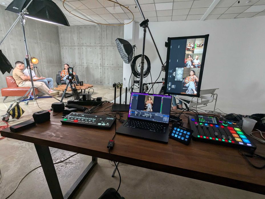 Продам Blackmagic Atem mini extreme SDI ISO