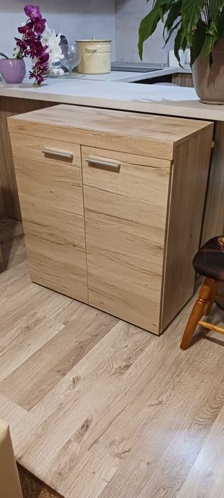 Шкаф           .