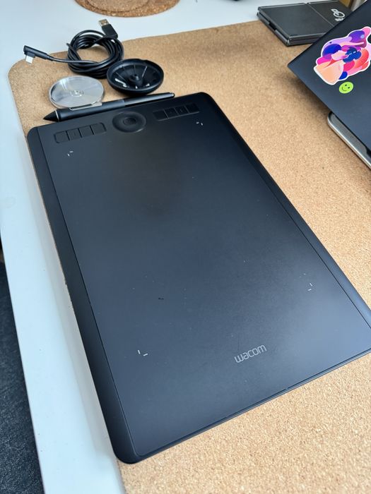 Tableta grafica Wacom Intuos Pro PTH-660