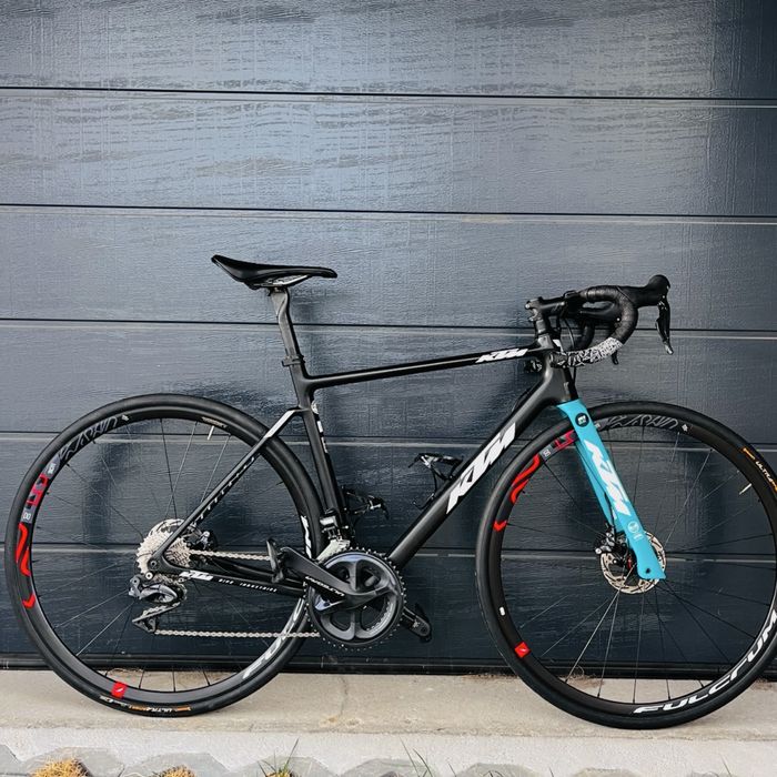 Карбонов шосеен велосипед KTM Revelator Alto team