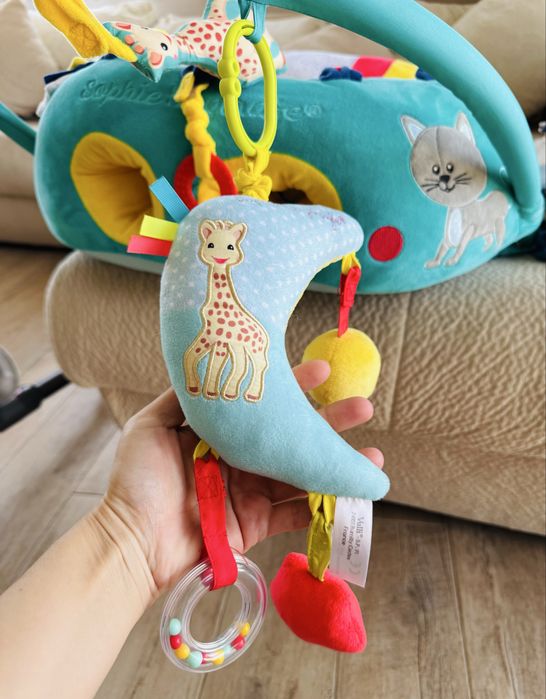 Пуф с арка “La girafe Sophie” + музикална играчка